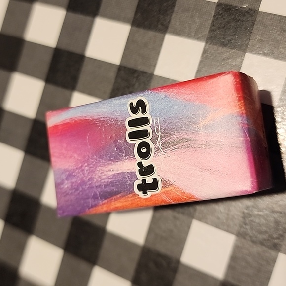 MAC COSMETICS TROLLS GLITTER! - Picture 3 of 5